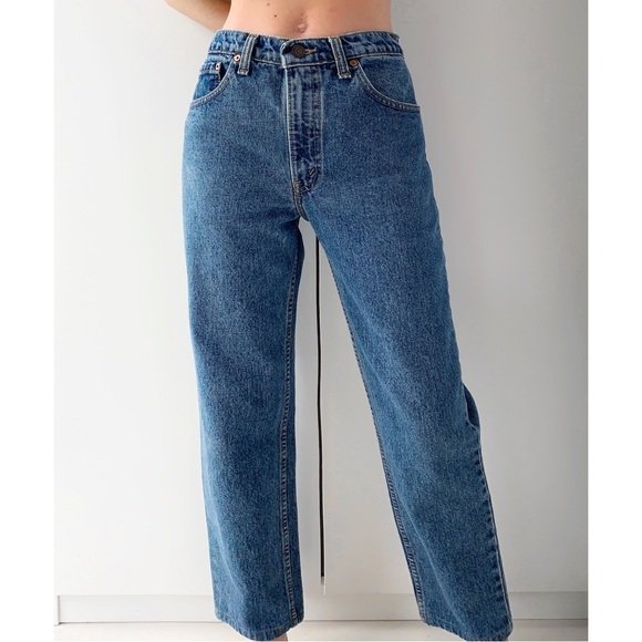 ‼️SOLD‼️Vintage Levi’s 512 slim taper medium wash straight leg blue jeans - Picture 2 of 7